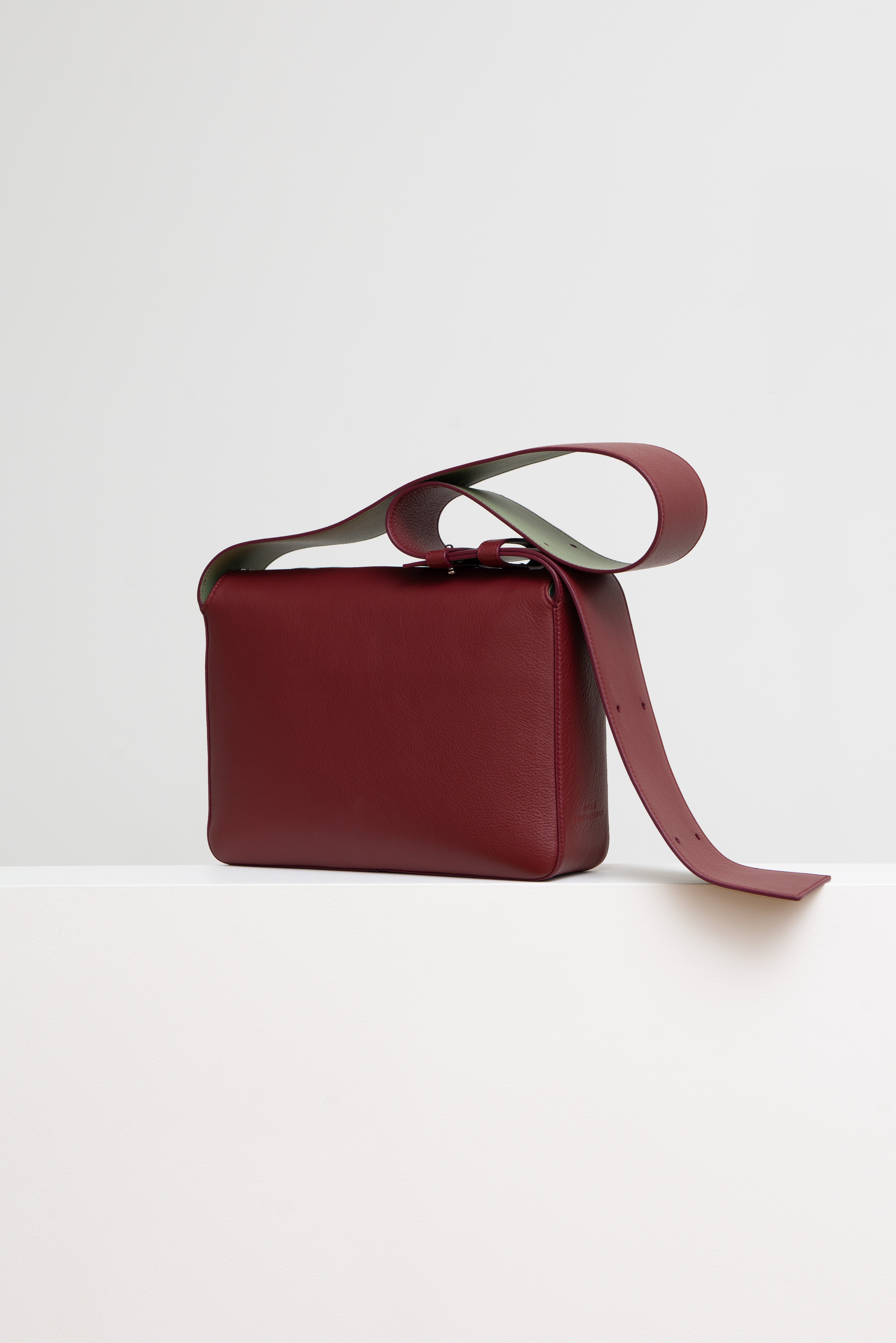 Cremisi x Olive – NELLE DEMESMAEKER